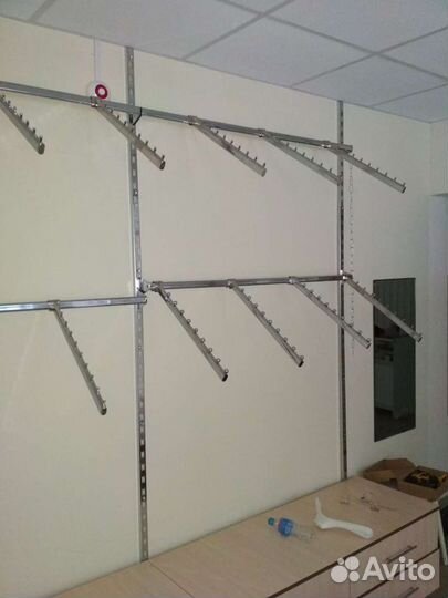 Вешалка пристенная