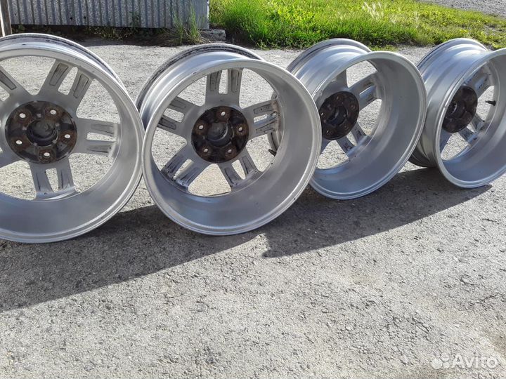 Литые диски с Санг Ёнг R 16