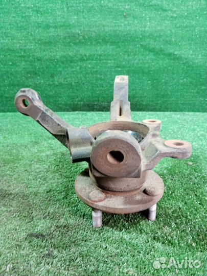 Кулак поворотный передний левый Nissan Cube AZ10