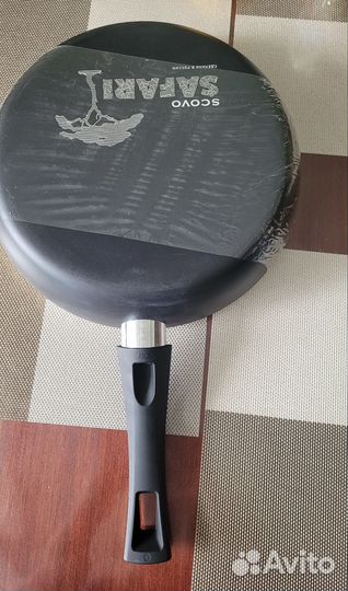 Сковорода 28 см с крышкой