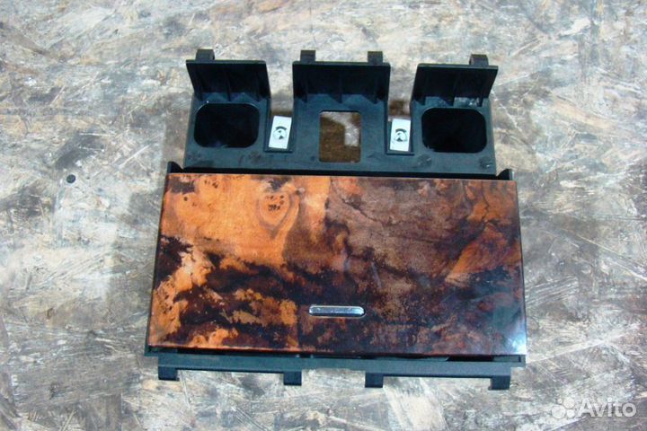 Jaguar XF Подстаканник