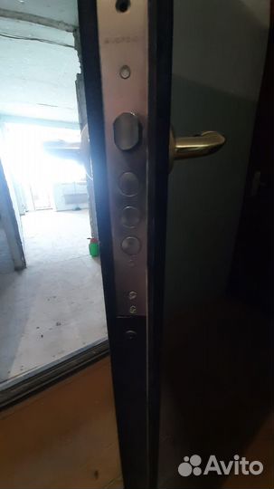 Дверь входная металлическая