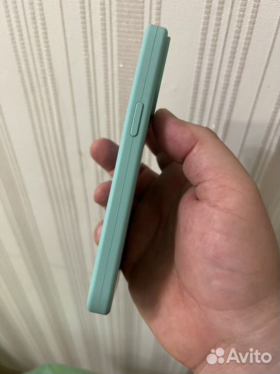 Чехол на iPhone 13 pro новый