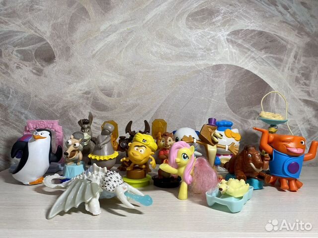 Игрушки из Макдональдс и игрушки из кинотеатра