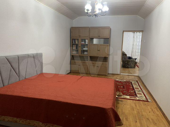 Комната 50 м² в 1-к., 1/2 эт.