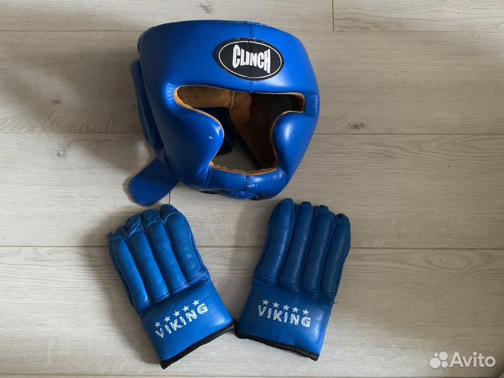 Шлем и перчатки