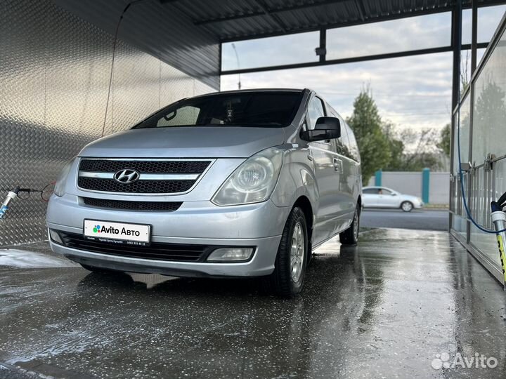 Hyundai Grand Starex 2.5 AT, 2008, 200 000 км