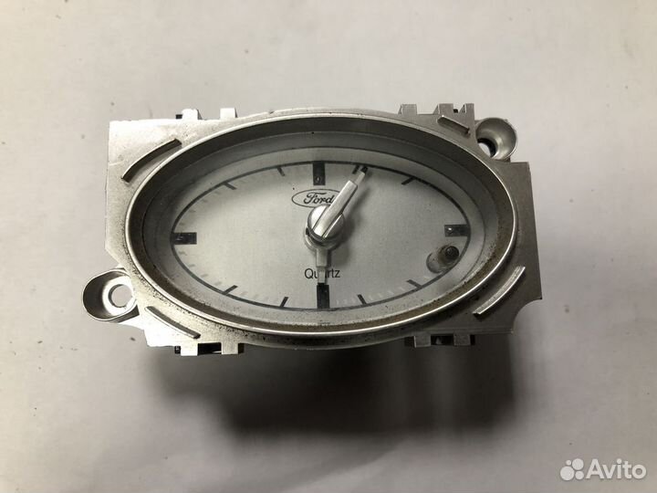 Салонные часы Ford