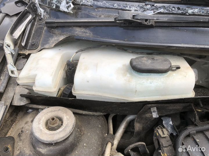 Бачок омывателя Renault Duster