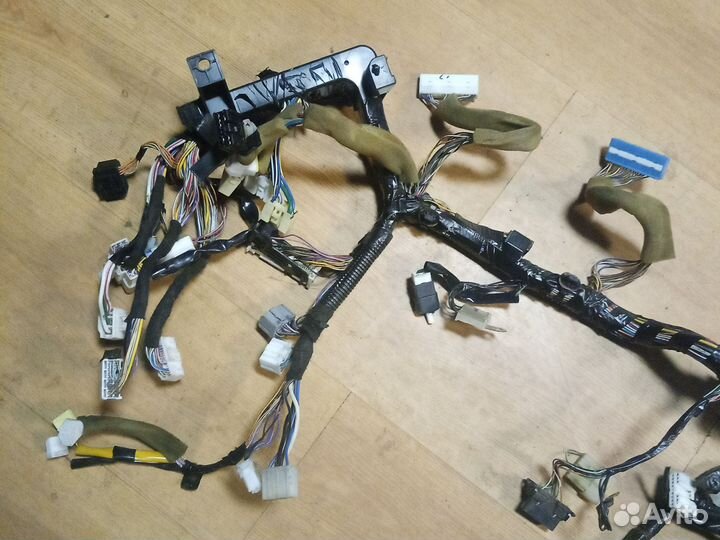 Проводка подторпедная Ланцер 9 4G18