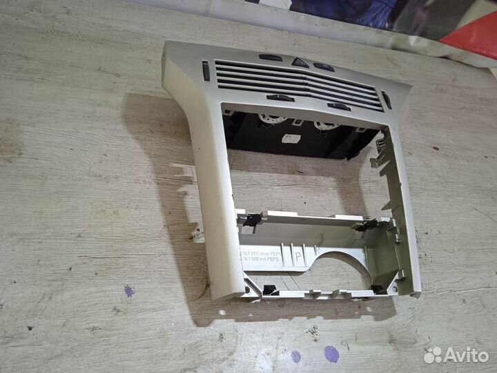 Дефлектор панели в сборе Опель Астра H Opel astra