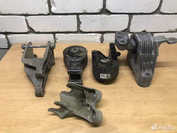 Опора двигателя и кпп Chevrolet Cruze