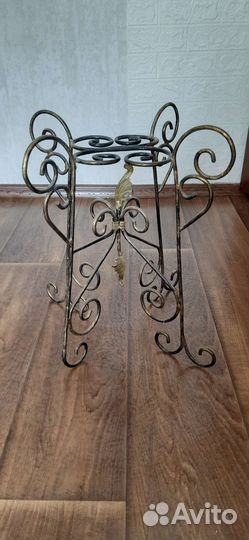 Кованная подставка для цветов