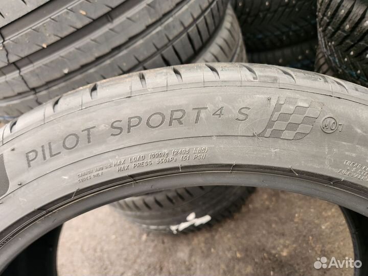 Michelin Pilot Sport 4 S 325/35 R23 и 285/40 R23 115Y