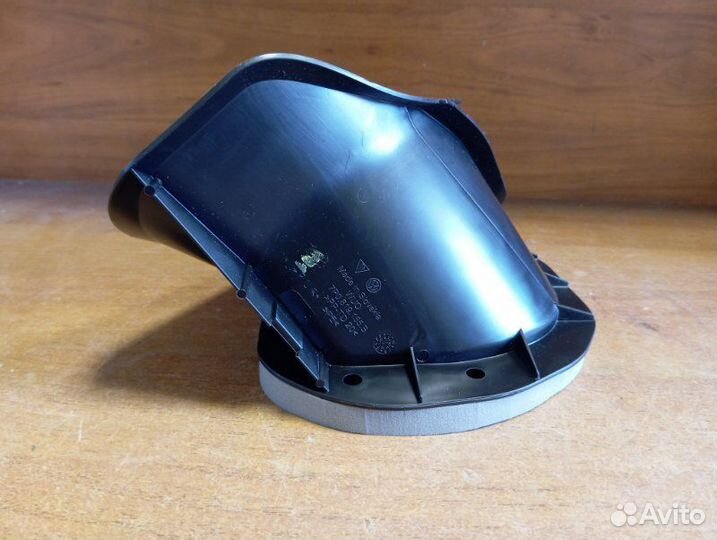 Воздухозаборник Volkswagen Touareg 2013 - 2018