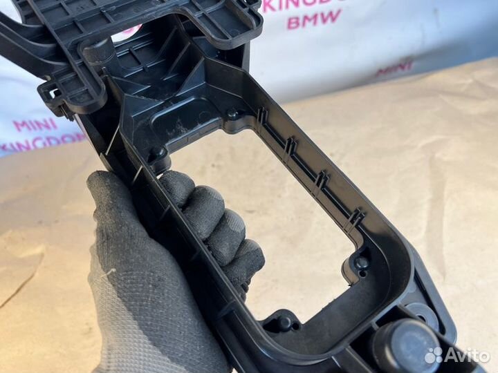 Кронштейн Volkswagen Sharan 7N CAV 2011