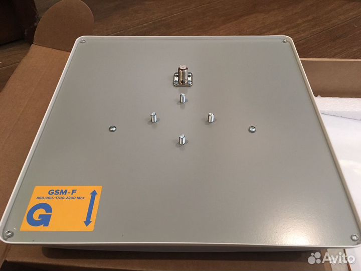 Панельная антенна GSM/3G/LTE 900-2200 мгц 15 дб F