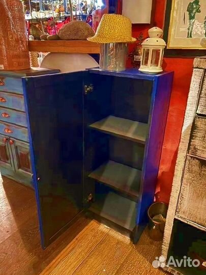 Шкафчик дизайнерский дерево