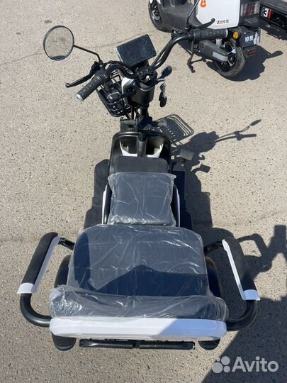 Электро скутер трехколесный новый