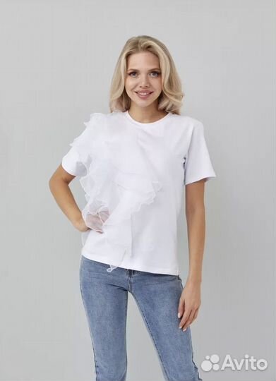 Футболка с воланом
