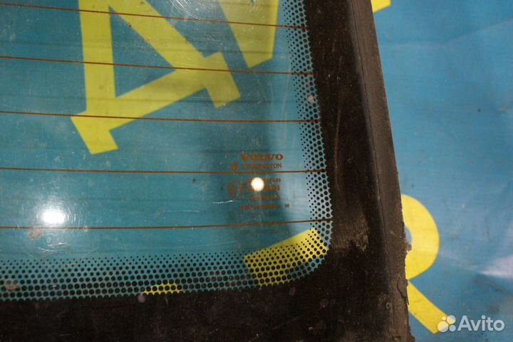 Заднее стекло Volvo 850