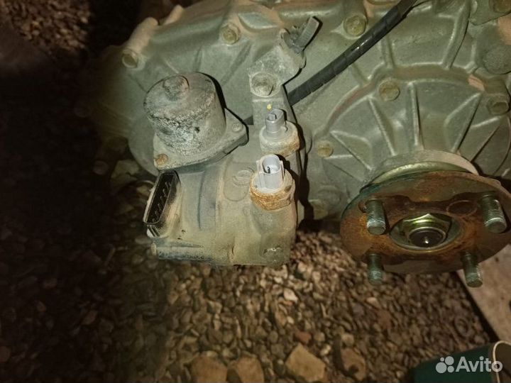 Раздаточная коробка Toyota Sequoia UCK45 2UZ-FE