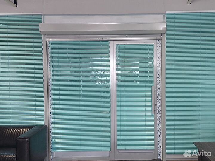 Горизонтальные жалюзи на пластиковые окна