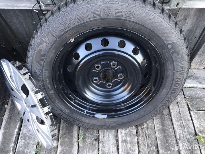 R16 Gislaved Nord Frost 200 205/60, PCD 5x114.3 DIA 22