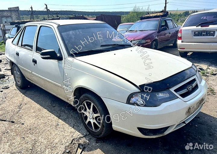 Капот на Daewoo Nexia 2
