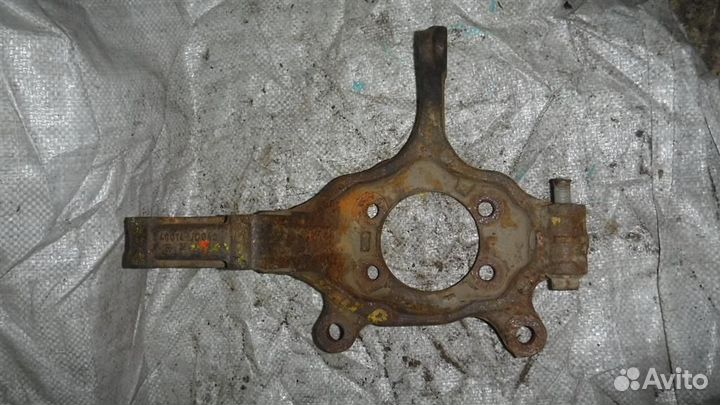 Кулак поворотный передний правый Nissan Qashqai