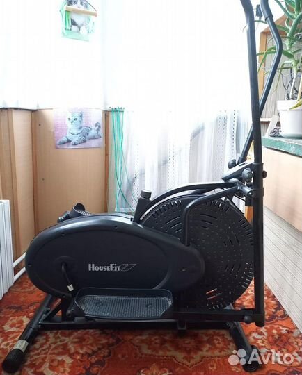 Продается орбитрек HouseFit HB 8169