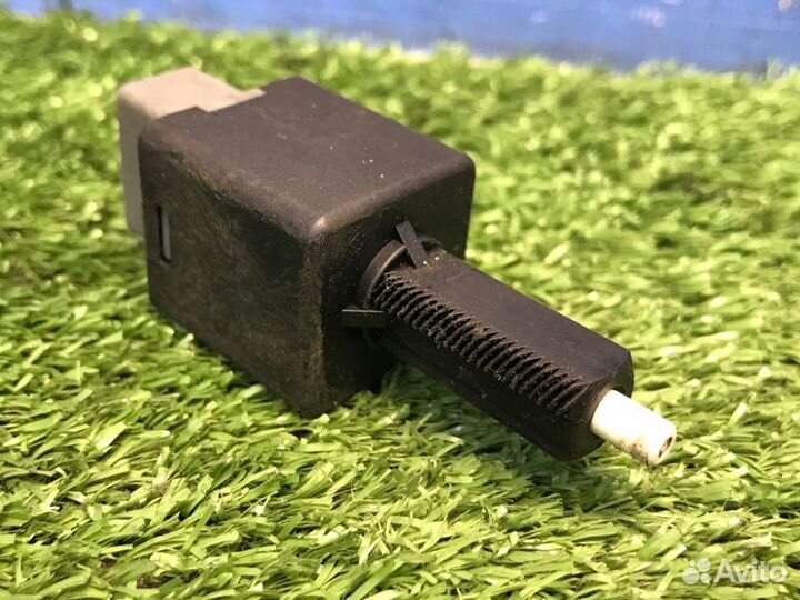 Датчик включения стопсигнала Kia Rio 3 1.6 G4FC