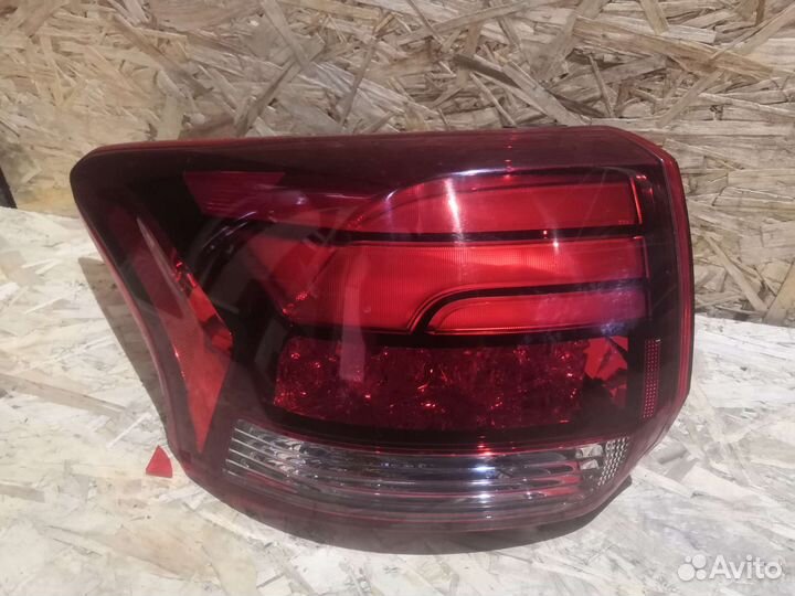 Фонарь левый(дефект) Mitsubishi Outlander 3