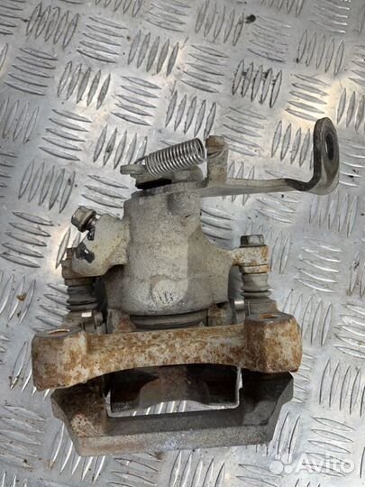 Суппорт задний левый Mazda Cx-5 KE