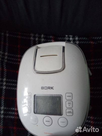 Мультиварка Bork U500 без чаши на запчасти