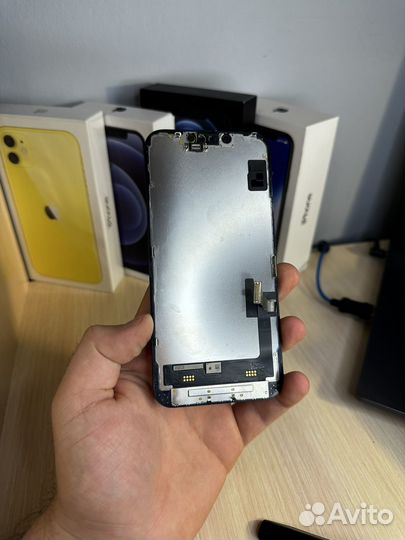 Дисплей iPhone 14