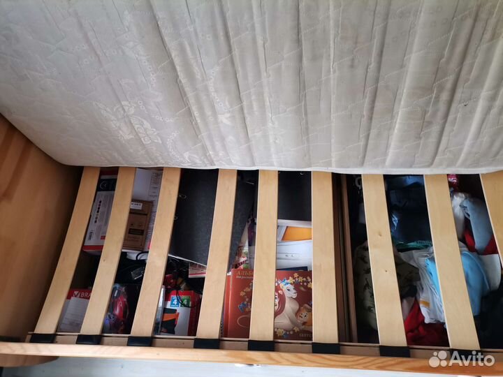 Кровать кушетка из массива