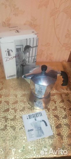 Гeйзepнaя кофевapка Bialеtti Dama