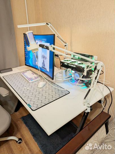 Компьютерный стол