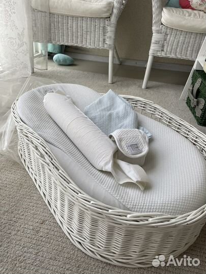 Кокон для новорожденных в корзине