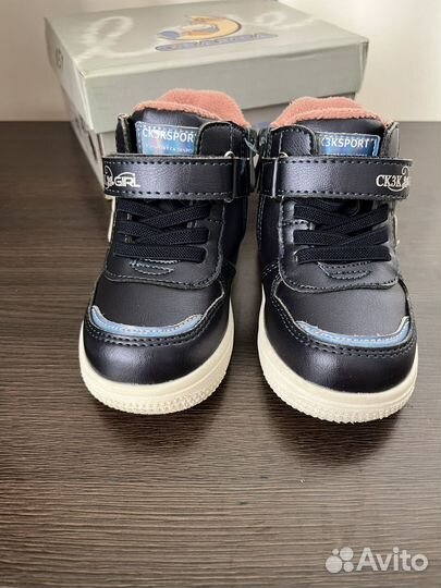 Ботинки демисезонные для девочки 22 размер