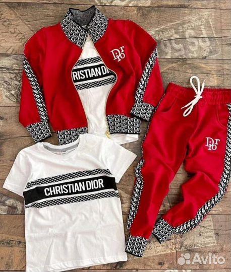 Костюм тройка