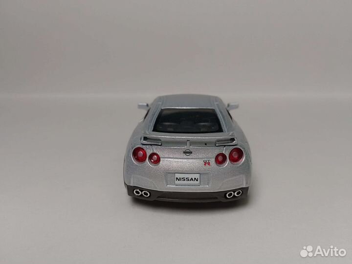 Nissan GT-R 1:36