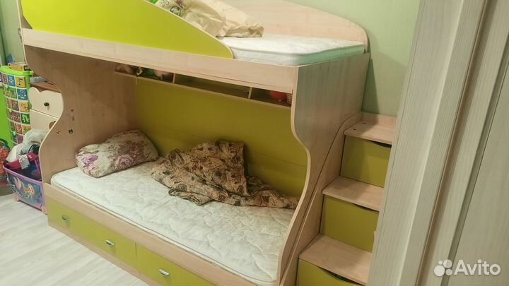 Двухъярусная кровать бу с матрасами