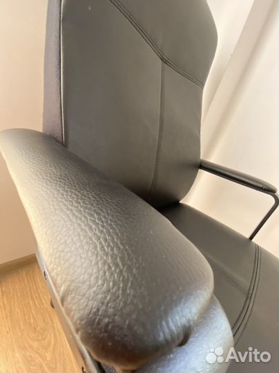 Стул офисный