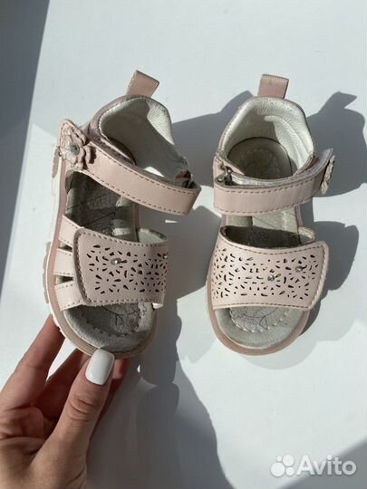 Сандали для девочки 22-23 размер