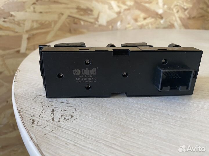 Кнопка стеклоподъемника skoda fabia 1