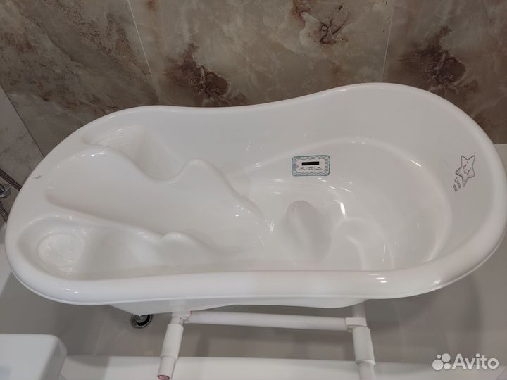 Ванночка для купания с горкой