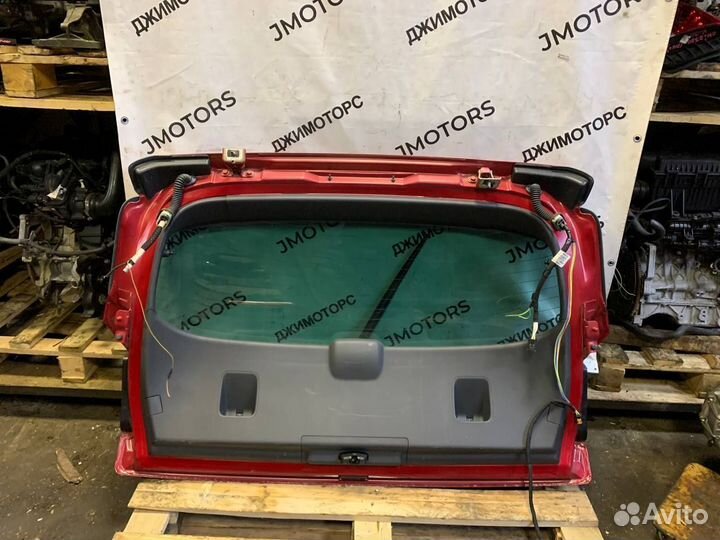 Крышка багажника Пежо 3008 Peugeot 3008 красная