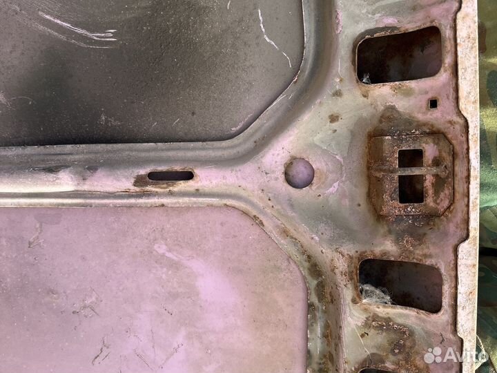 Капот на оку